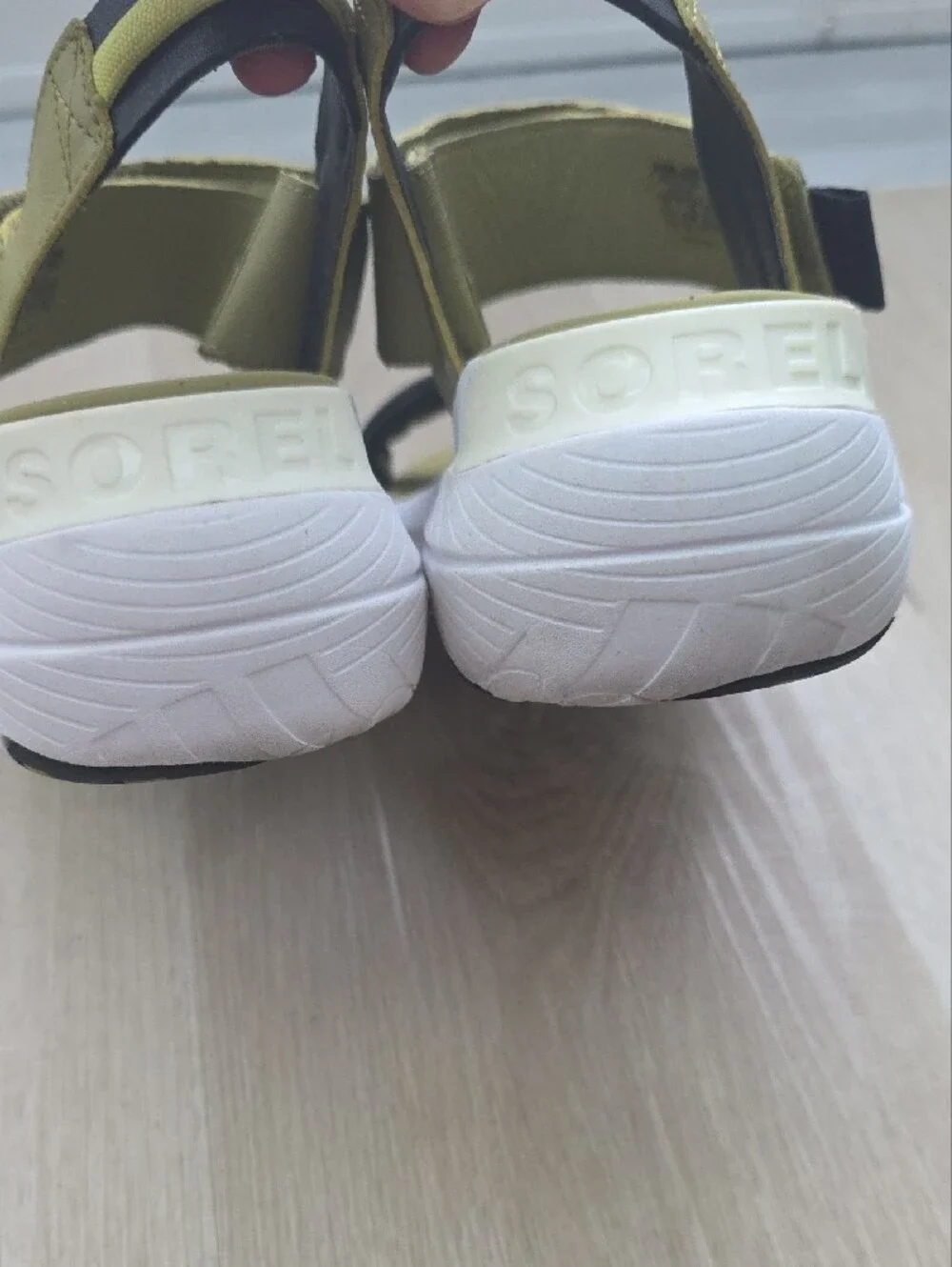 Sorel Kinetic Impact Y-Strap High Wedge Sandal Olive Green Size 9